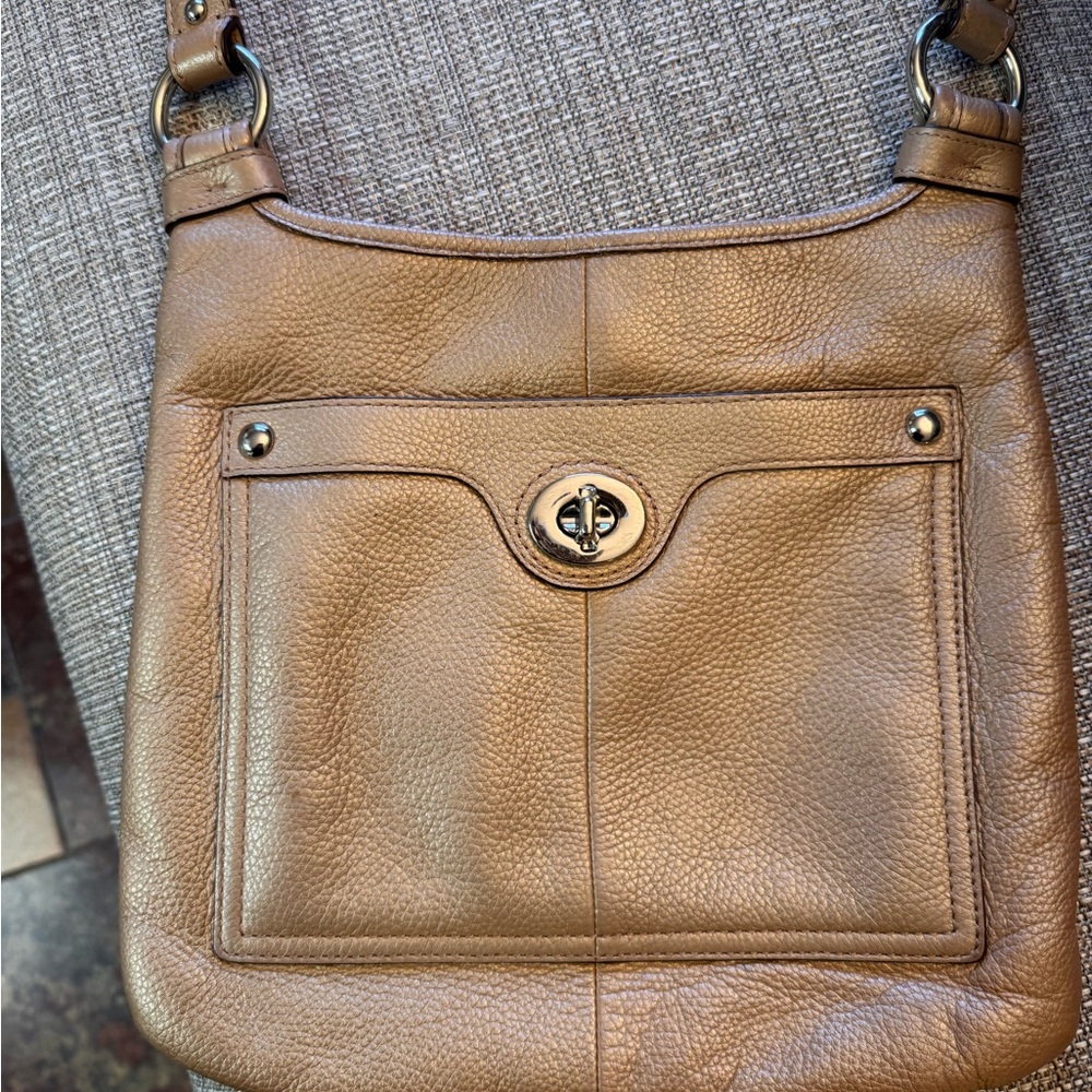 Coach beige/gold Leather Crossbody Bag